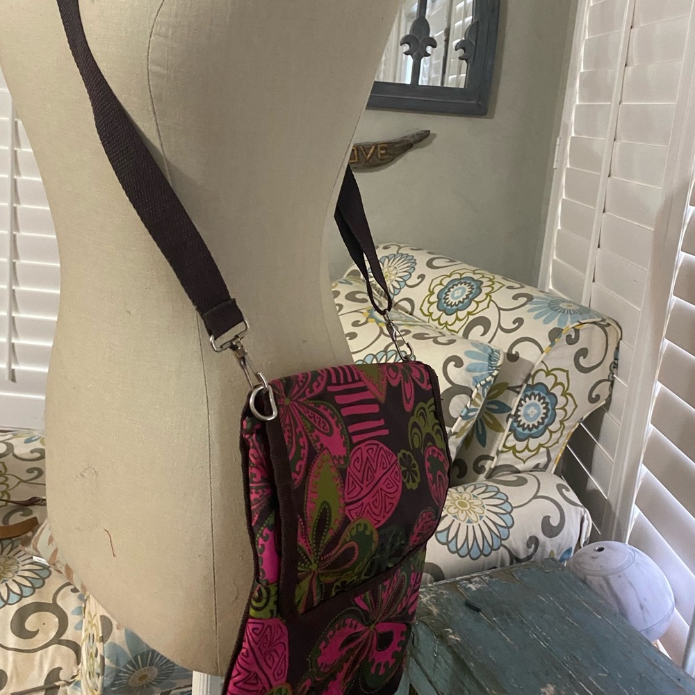Women’s patterned crossbody bag
